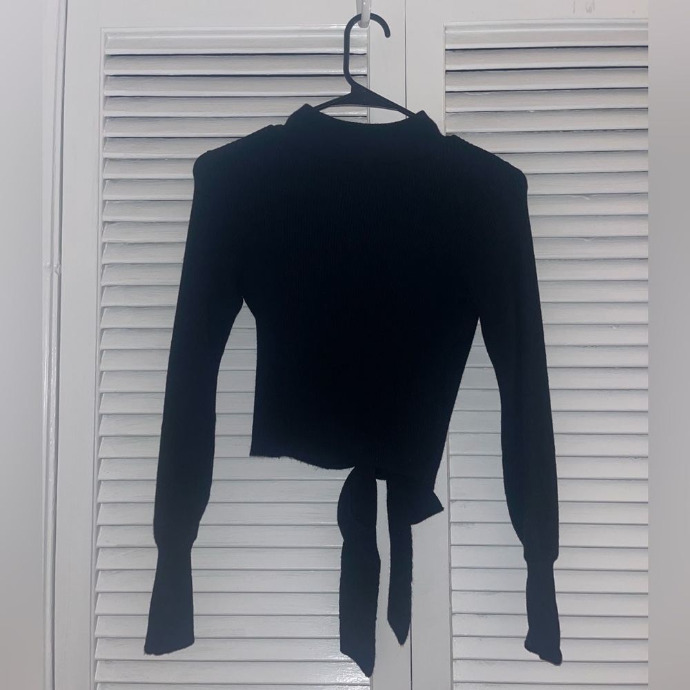 ASTR Black Long Sleeve Women's Top